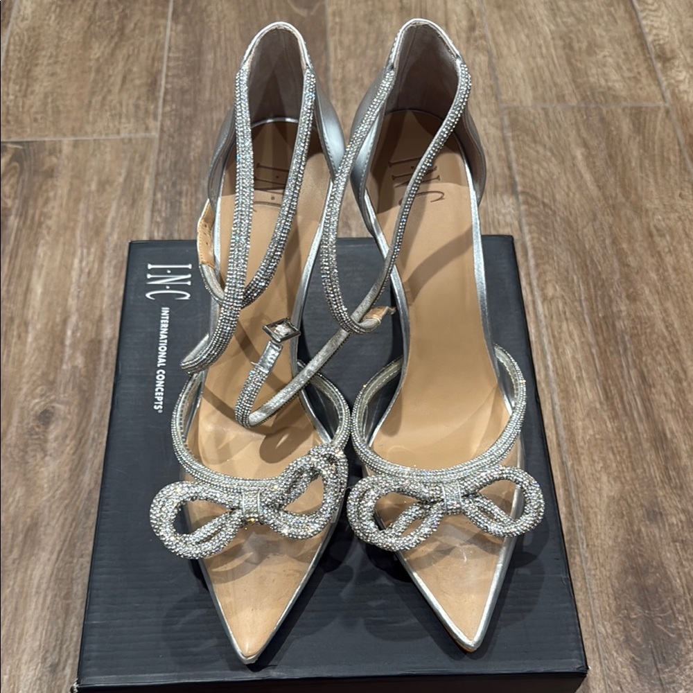 INC International Concepts Silver Heels with Stiletto and Bow